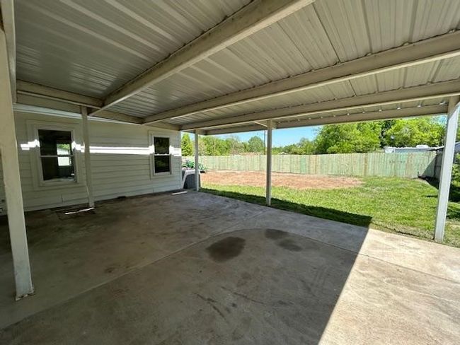 317 W Elm St, House other with 3 bedrooms, 2 bathrooms and null parking in Whitewright TX | Image 23