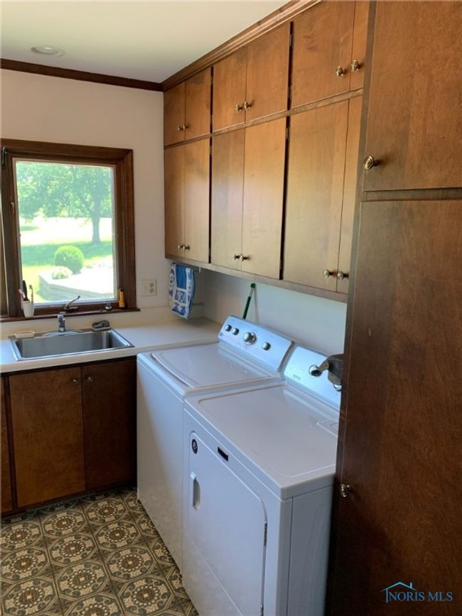 202 Belfast Ln, House other with 5 bedrooms, 5 bathrooms and 2 parking in Bryan OH | Image 14
