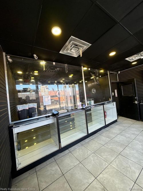 12834 E 7 Mile Road, Detroit, MI, 48205 | Card Image