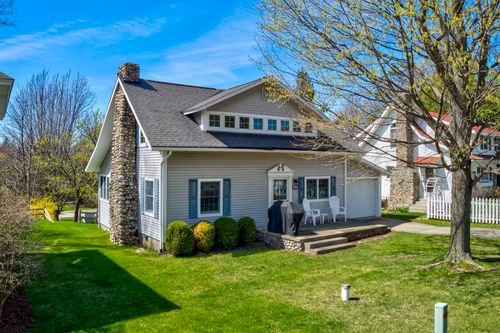 205 2nd St, Leland, MI, 49654-5029 | Card Image