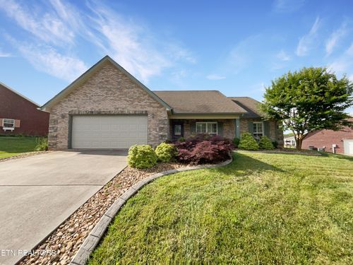 2113 Griffitts Mill Cir, Maryville, TN, 37803-2556 | Card Image