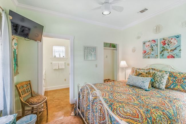 202 S Bowie St, Home with 5 bedrooms, 6 bathrooms and 1 parking in Fredericksburg TX | Image 30