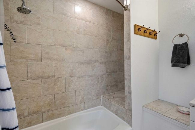 Master Bathroom | Image 25