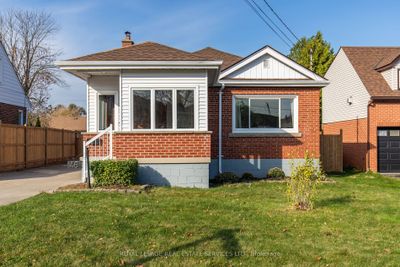 46 Upper Walker Ave, House other with 3 bedrooms, 2 bathrooms and 6 parking in Stoney Creek ON | Image 1