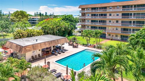 apt-u305-5300 Washington St, Hollywood, FL, 33021-7780 | Card Image