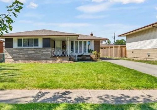 main-floor-5 St. Charles Drive, Thorold, ON, L2V2W3 | Card Image