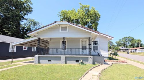 2201 Chestnut St, Gadsden, AL, 35904-2513 | Card Image