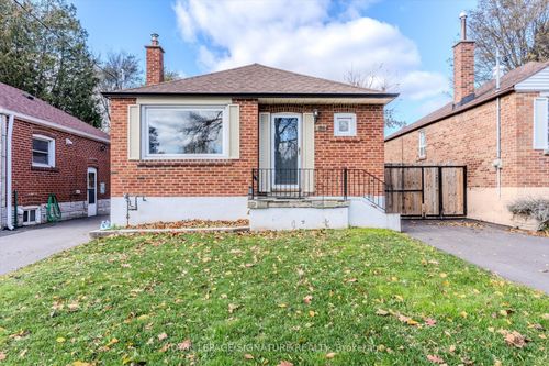 136 Meighen Ave, East York, ON, M4B2H9 | Card Image