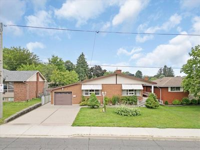 420 W 5 Th St, House other with 6 bedrooms, 3 bathrooms and 5 parking in Hamilton ON | Image 1