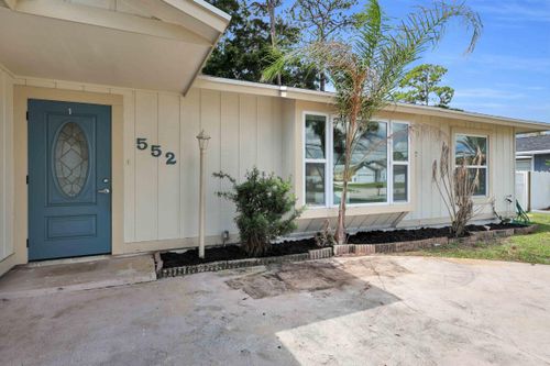 552 Sw Eyerly Ave, Port St. Lucie, FL, 34983-2944 | Card Image