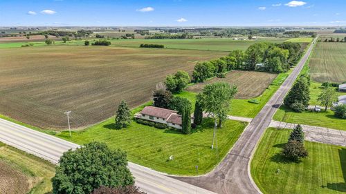 N12086 N Parish Rd, FOX LAKE, WI, 53933 | Card Image