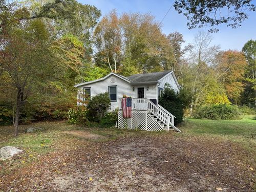 915 Vauxhall Street Ext, Quaker Hill, CT, 06375-1037 | Card Image