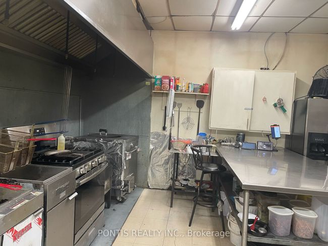 216 Barton St, Home with 0 bedrooms, 0 bathrooms and null parking in Stoney Creek ON | Image 7