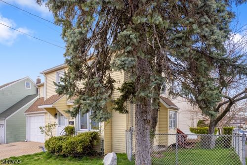 271 Outwater Ln, Saddle Brook, NJ, 07663-6345 | Card Image