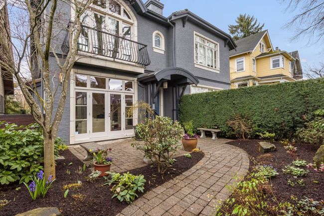 2053 Whyte Avenue, Home with 3 bedrooms, 2 bathrooms and 2 parking in Vancouver BC | Image 3