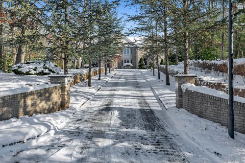 7 Pitch Pine Ct, Northport, NY, 11768-2755 | Card Image