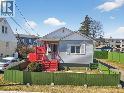 18 Stafford St, Moncton, NB, E1C4R4 | Card Image