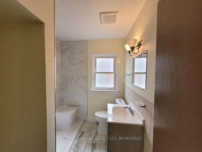 6476 Maranda St, Home with 4 bedrooms, 2 bathrooms and 3 parking in Niagara Falls ON | Image 12