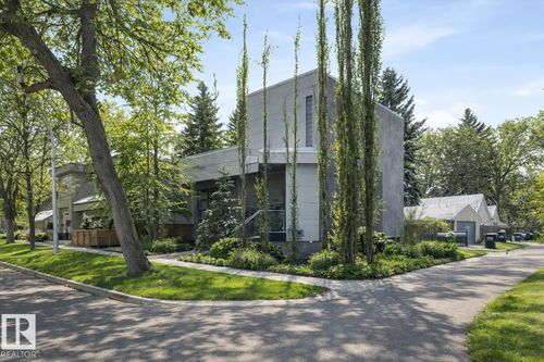 9012 98 St Nw, Edmonton, AB, T6E3M5 | Card Image