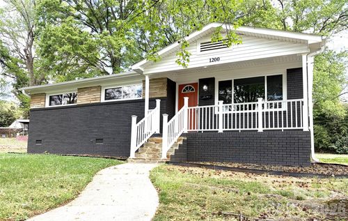 1200 Weststone Dr, Charlotte, NC, 28208-1817 | Card Image