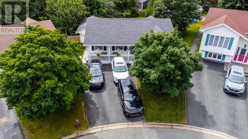 9 Amber Pl, Home with 5 bedrooms, 4 bathrooms and null parking in Mount Pearl NL | Card Image