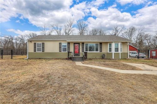 8409 E 47th Ter, Kansas City, MO, 64129-2129 | Card Image