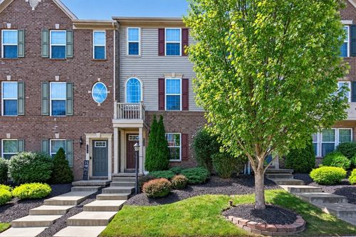 228 Thornapple Ln, Cranberry Twp, PA, 16066-6582 | Card Image