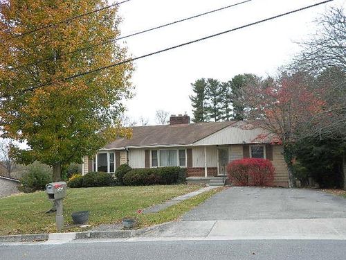 642 Anderson Ave, Marion, VA, 24354-1727 | Card Image