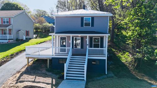 427 Montgomery Ave, STAUNTON, VA, 24401-3955 | Card Image