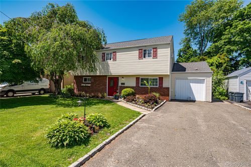 533 5th St, East Northport, NY, 11731-2344 | Card Image
