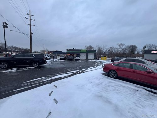 36320 S Gratiot Ave, Clinton Township, MI, 48035-1716 | Card Image