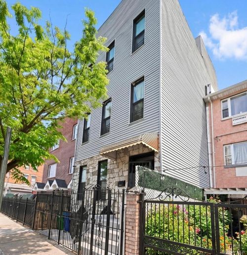 965 Glenmore Ave, Brooklyn, NY, 11208-3454 | Card Image