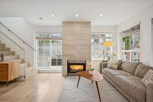 1985 Dunbar Street, Vancouver, BC, V6R4R5 | Card Image