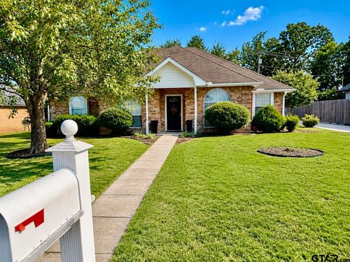 3910 Castlegate Dr, Paris, TX, 75462-5404 | Card Image