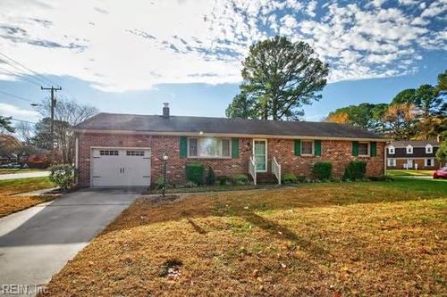 301 Woodbridge Dr, Chesapeake, VA, 23322-5745 | Card Image