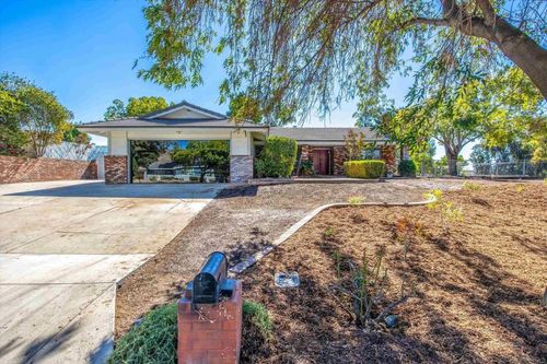 33155 Avenue D, Yucaipa, CA, 92399-1917 | Card Image