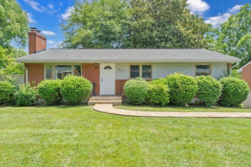 915 Chester Ave, Roanoke, VA, 24019-6211 | Card Image