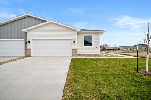 1564 Foxtail Dr Se, Altoona, IA, 50009-2222 | Card Image