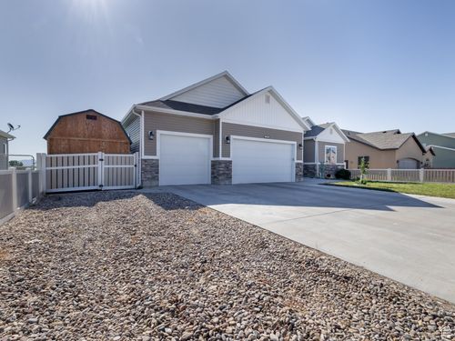 933 S 250 W, Vernal, UT, 84078-3809 | Card Image