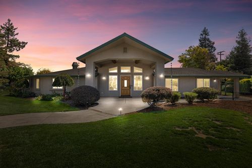 8300 Jantzen Rd, Modesto, CA, 95357-1747 | Card Image