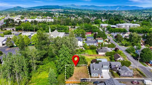607 E Illinois St, Bellingham, WA, 98225-2628 | Card Image