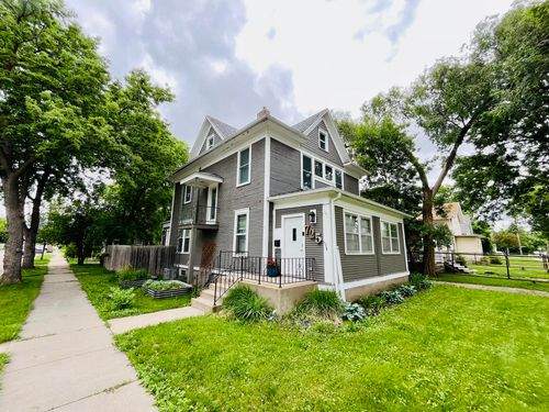 725 S Lincoln St, ABERDEEN, SD, 57401-6046 | Card Image