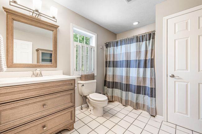 Bathroom-Boy-01 | Image 15