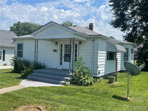 208 E Exchange St, Jerseyville, IL, 62052-1711 | Card Image