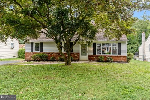 387 Larchwood Ave, FEASTERVILLE TREVOSE, PA, 19053-4407 | Card Image