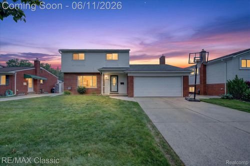 32448 Washington St, Livonia, MI, 48150-3716 | Card Image