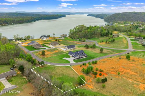 129 Docks Of The Bay Dr, Harriman, TN, 37748-5503 | Card Image
