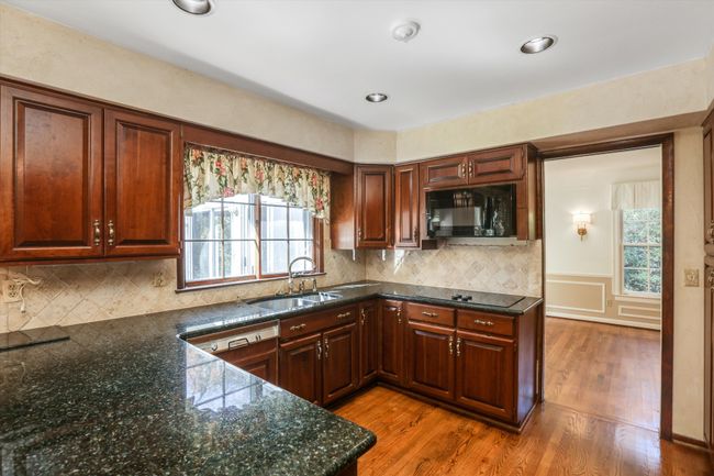 Kitchen | Image 4