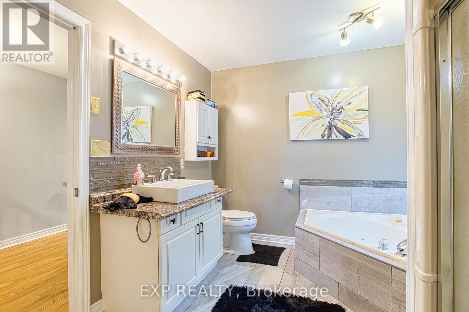 Residential in Niagara Falls (Forestview) 3