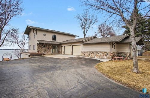 6797 Zimmermann Dr, Wentworth, SD, 57075-7322 | Card Image